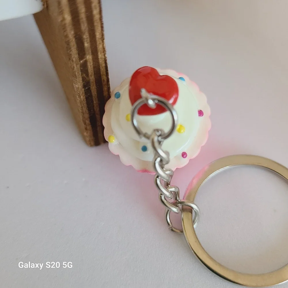 Cupcake Keychain‎ Heart Topping Pink White Fun Accessory Car Bag Charm NWOT